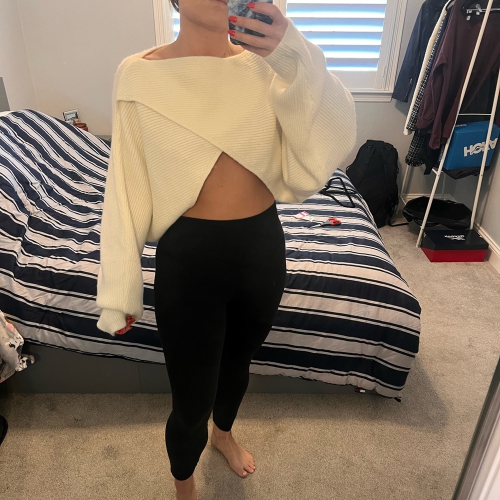 House of Harlow 1960 Cream Sweater